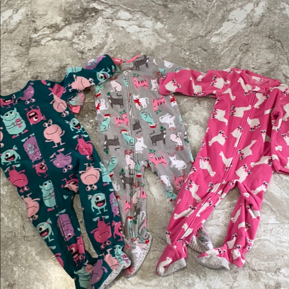 SOLD 2t fleece footed zipper pajamas bundle
